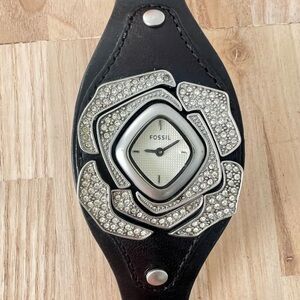 Rare Fossil ladies silver tone rose leather strap fashion watch NEW BATTERY